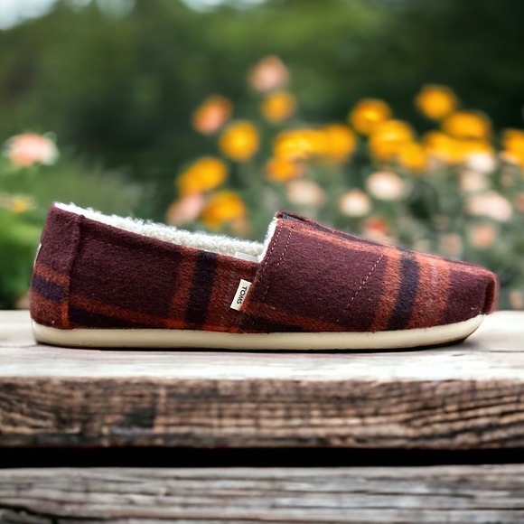 NIB Toms Belmont Faux Shearling Slip On Loafers Flats Red Plaid 8 38.5 - Picture 5 of 11